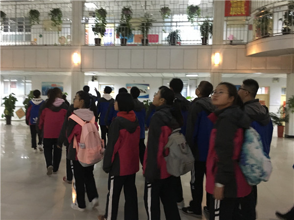 高一（1）班参观衡水二中1.jpg