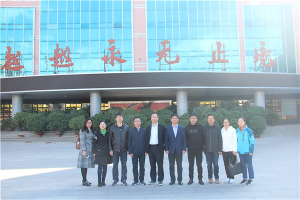 参观学习人员合影.JPG