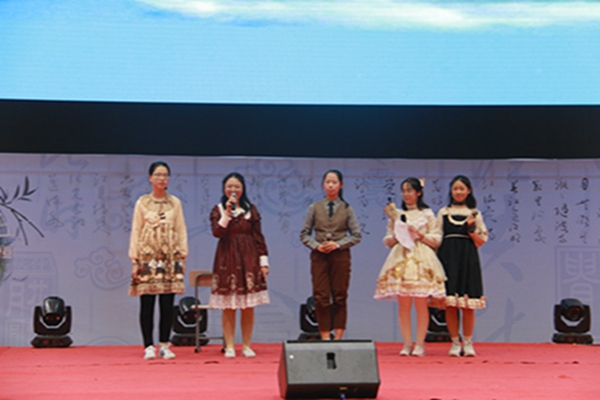 16节目表演.JPG