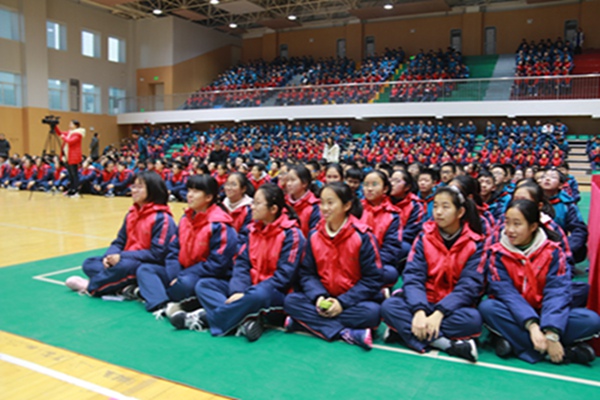 29学生热情参与.JPG