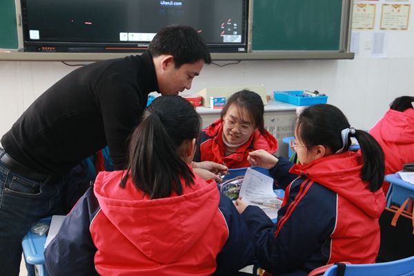 锁伟老师开设展示课.jpg