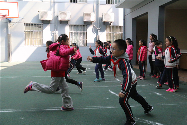 8学生接力跑.jpg