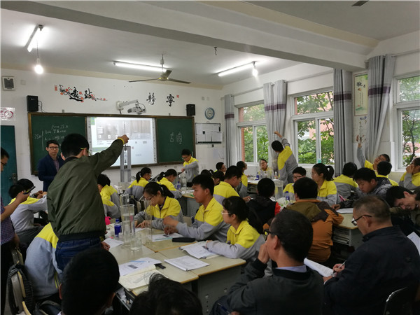 王洪安老师到大仪中学送教2.jpg