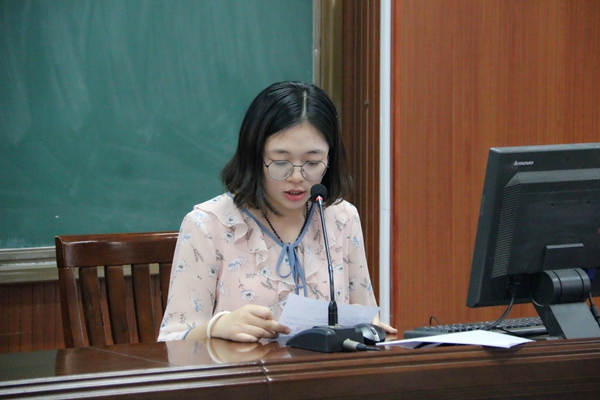 崔兰兰老师述职.jpg