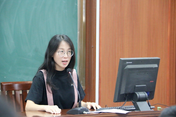 曹青老师述职.jpg