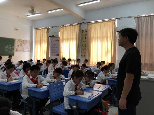 班主任监考.jpg
