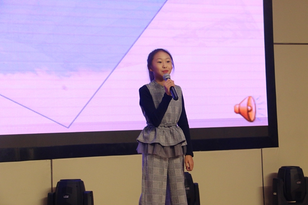 14号李灿同学演唱的《告白气球》.jpg