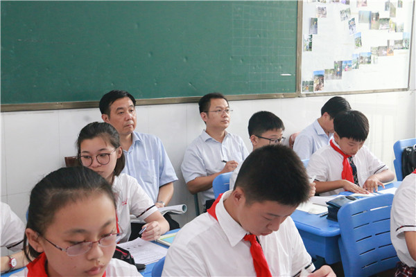 昌明副局长听课.JPG