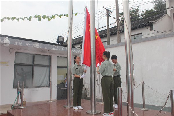 升国旗.jpg