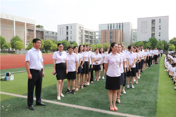 教师队伍.JPG