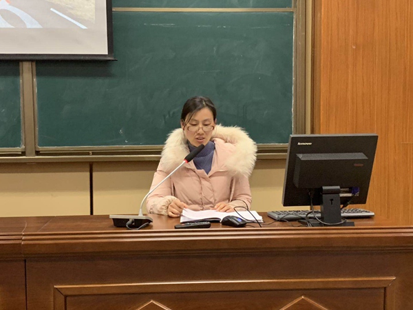 初三（6）班班主任赵银珍老师作表态发言.jpg