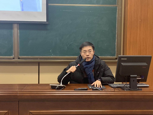 初三7班班主任陈中平老师作表态发言.jpg