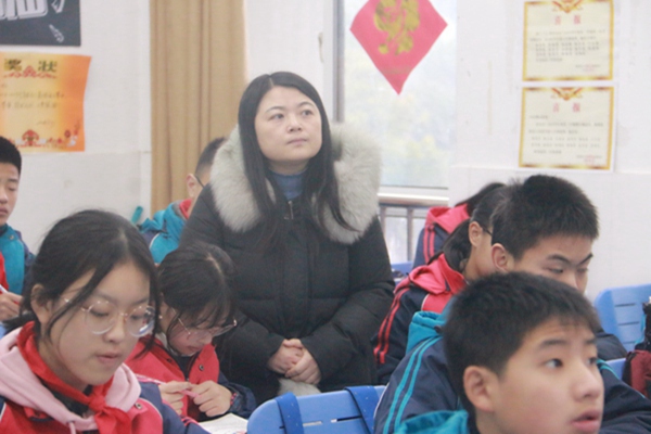 教师上课4.jpg