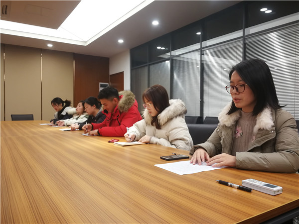 刘瑛琪老师谈心得.jpg