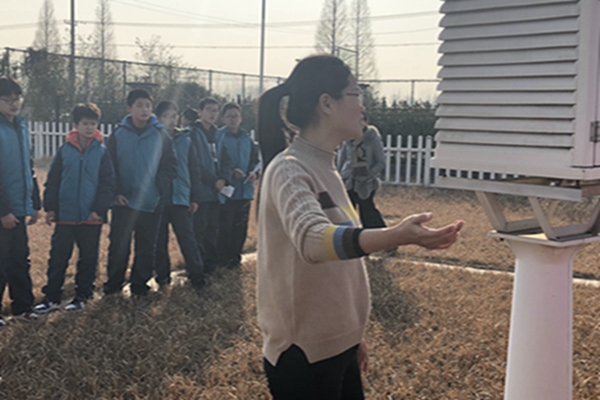 学习气象仪器的保养.jpg