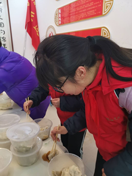 尝一尝自己亲手包的饺子味道如何！.JPG