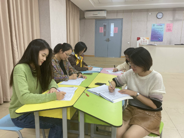 6 jiaoshirenzhentingke.jpg