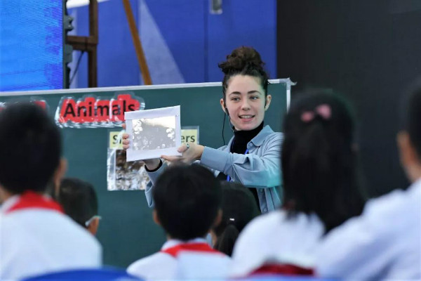 xiaoxuefenhuichangyantaoke3.jpg