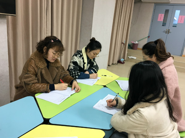 tupian6 laoshimenzairenzhentingke2.jpg