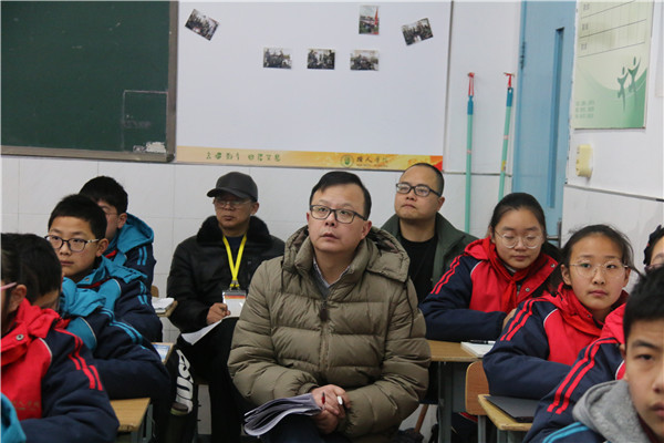 责任督学吕学龙听课.jpg