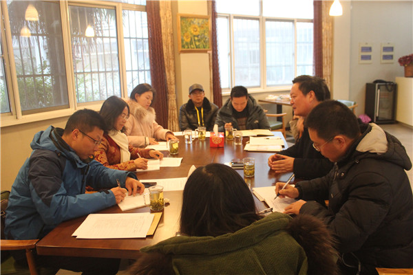 教育局领导与南门街校区行政人员深入交流.jpg