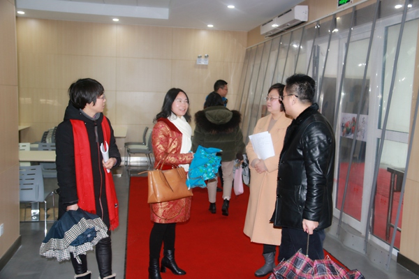 匡局长视察九龙湖校区美食广场.jpg