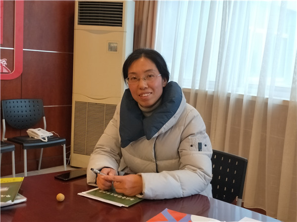 徐春明老师主持并发言.jpg