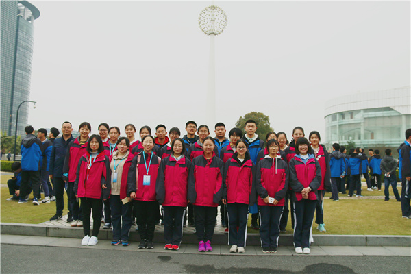 5学生参观浙江大学8.JPG