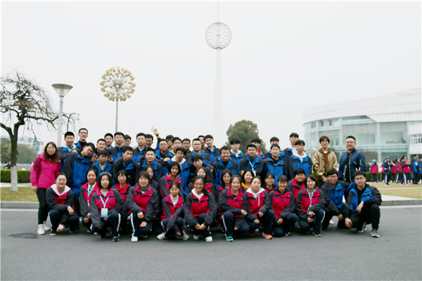 6树人学子现浙江大学学生与学生合影.JPG