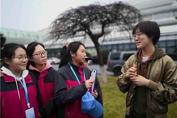 6原树人学子现浙江大学学生与学生交流.JPG