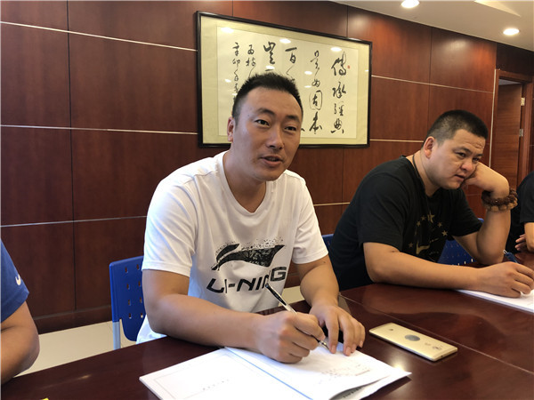初二备课主任王瑞臣讲话.JPG