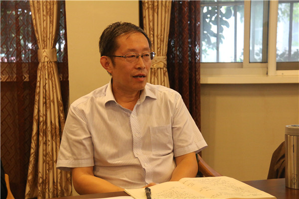 扬州市教育局副局长卫刚反馈工作.jpg