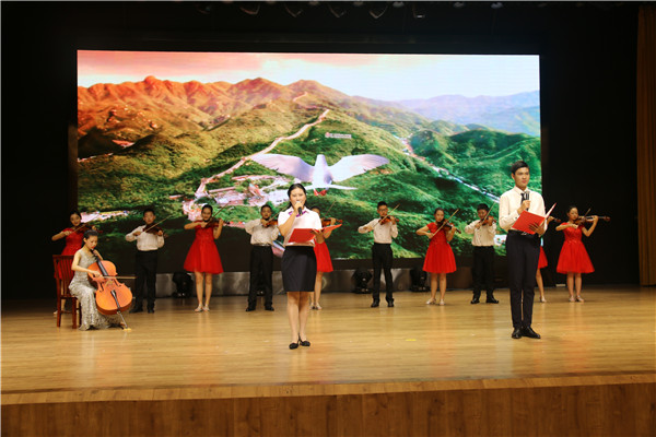 师生配乐朗诵.jpg