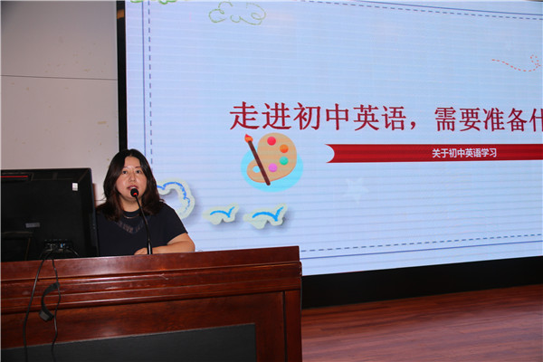 初一英语组备课主任闵洁谈英语学习.jpg