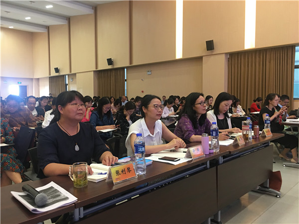评委、嘉宾就座1.jpg