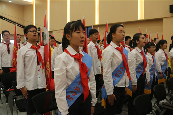 唱国歌.jpg