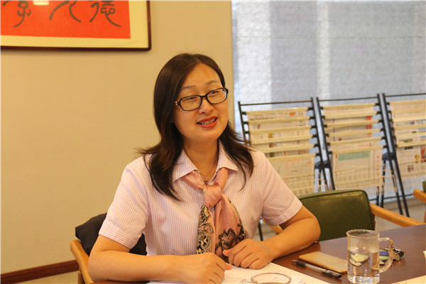 副校长董爱华汇报工作.jpg