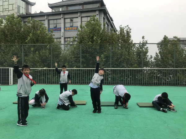 12 laoshi，womenyegaodingla！.jpg