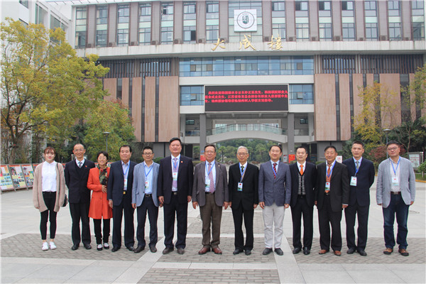 与韩国棋院代表团合影.jpg