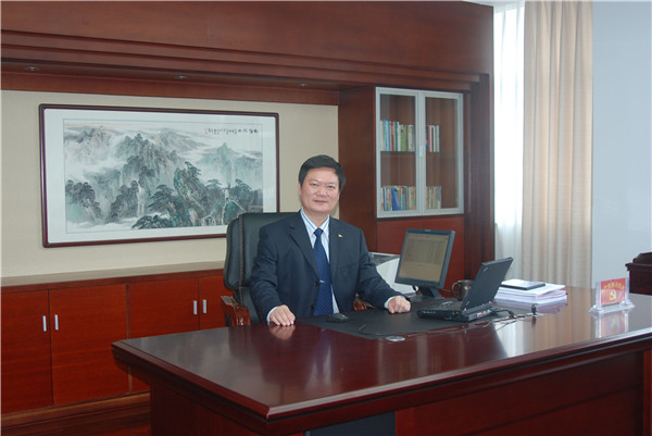陆校个人照.jpg