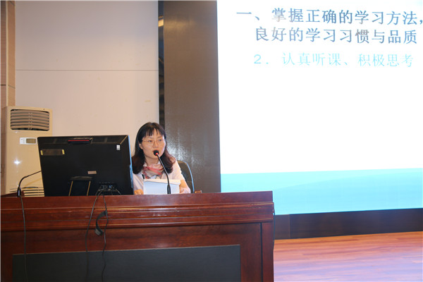 初一数学组备课主任陈卫娟谈数学学习.jpg