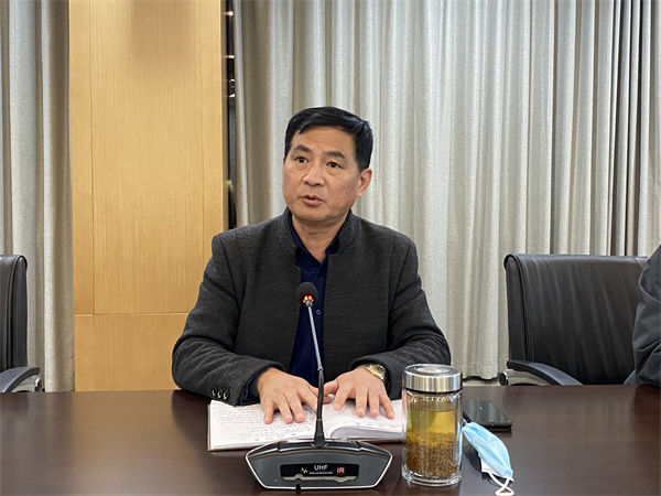 凤栖湖校区校长朱云峰总结发言.jpg