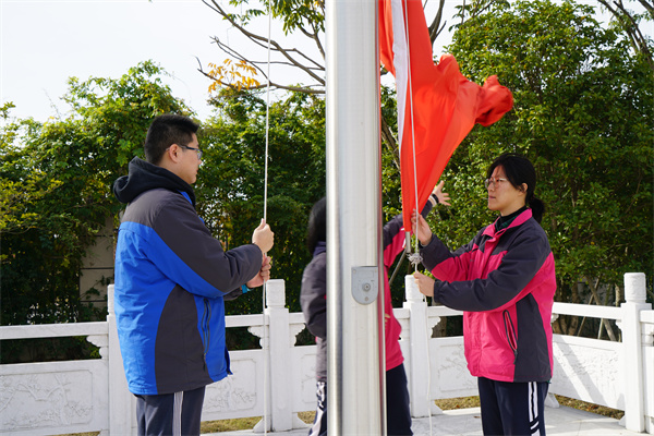 升国旗.jpg