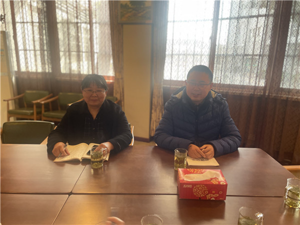 市教科院英语教研张丽琴老师、常松老师.jpg