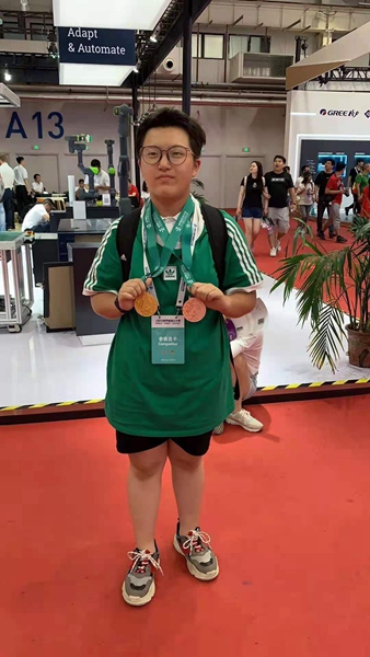 初二七班的史沈悦.jpg