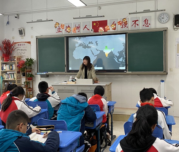 地理陈礼清上课.jpg