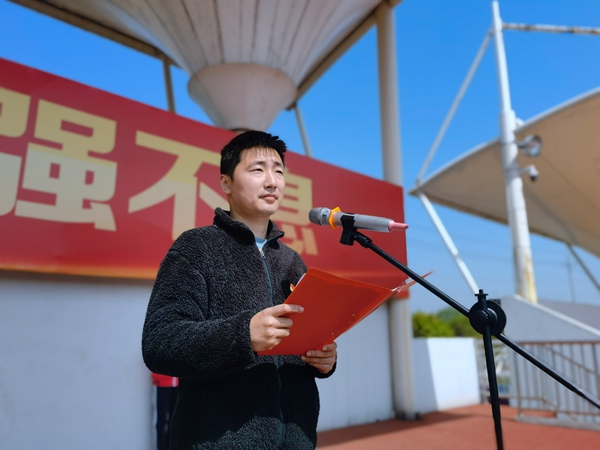 团委副书记马永嘉老师讲话.jpg