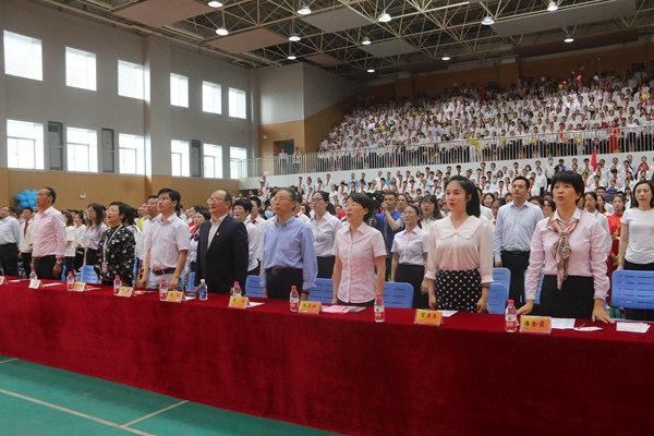 奏唱国歌.jpg