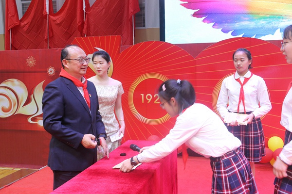 唐校长为青春梦想封印.jpg