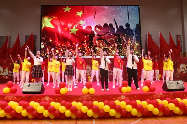 《我们都是追梦人》风采1.jpg